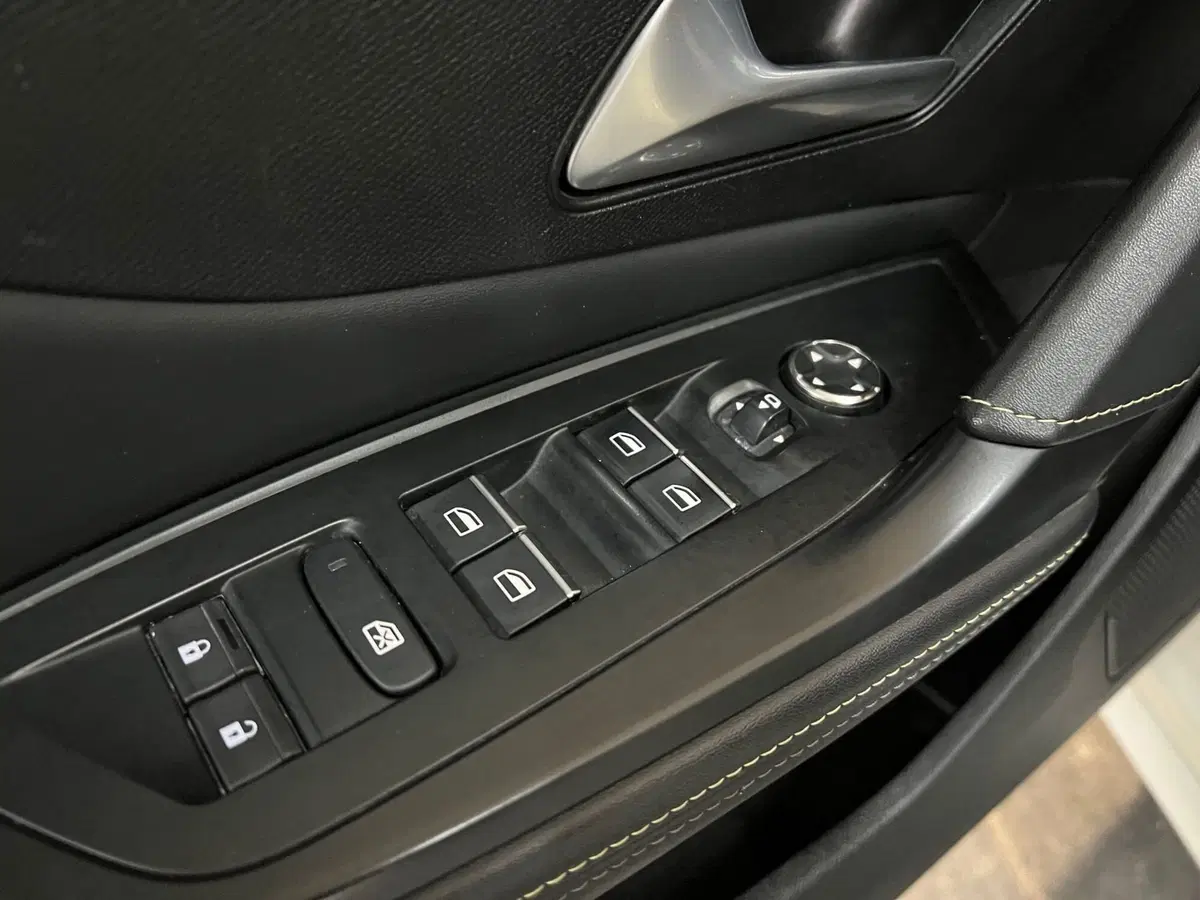Peugeot 308 usata a Bari (12)