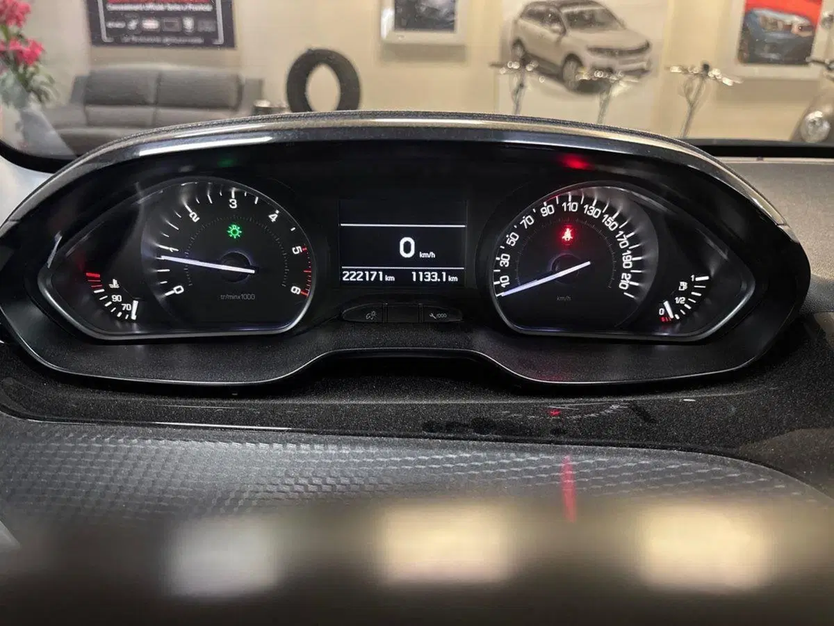 Peugeot 208 usata a Torino (9)