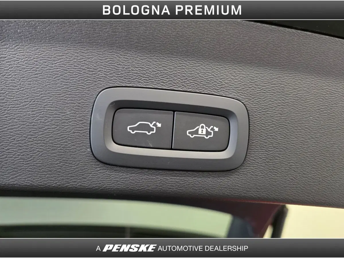 Volvo XC40 usata a Bologna (11)