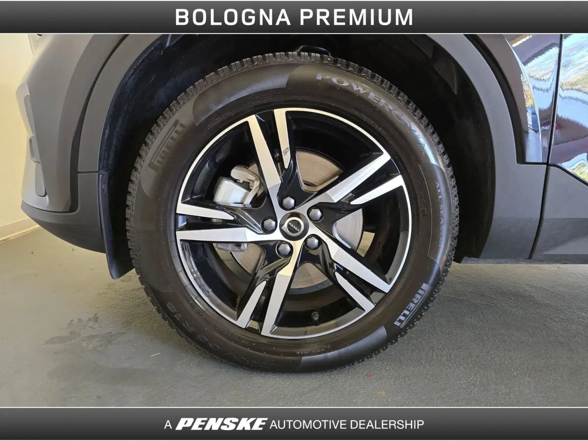 Volvo XC40 usata a Bologna (9)