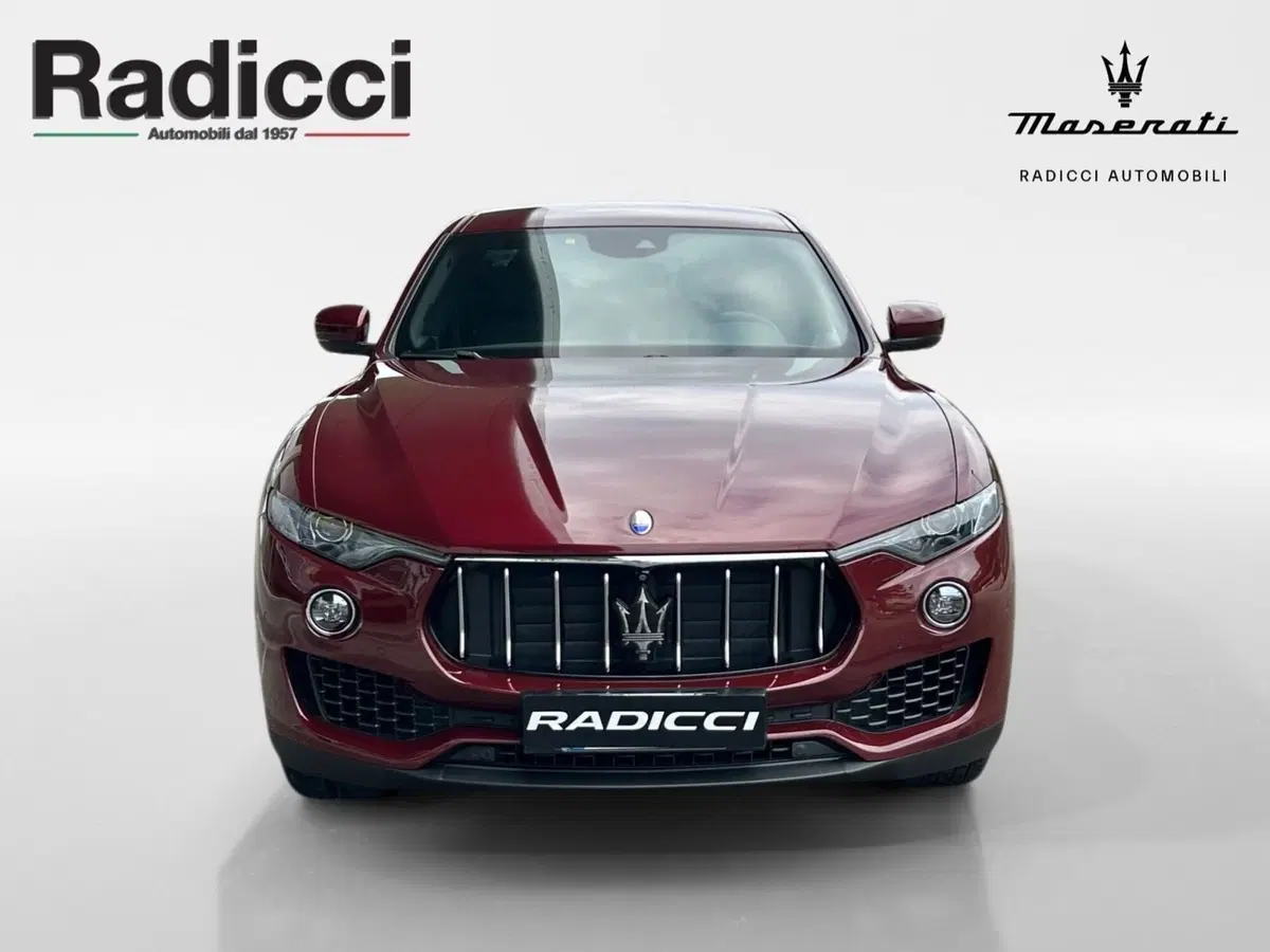 Maserati Levante usata a Ancona (13)