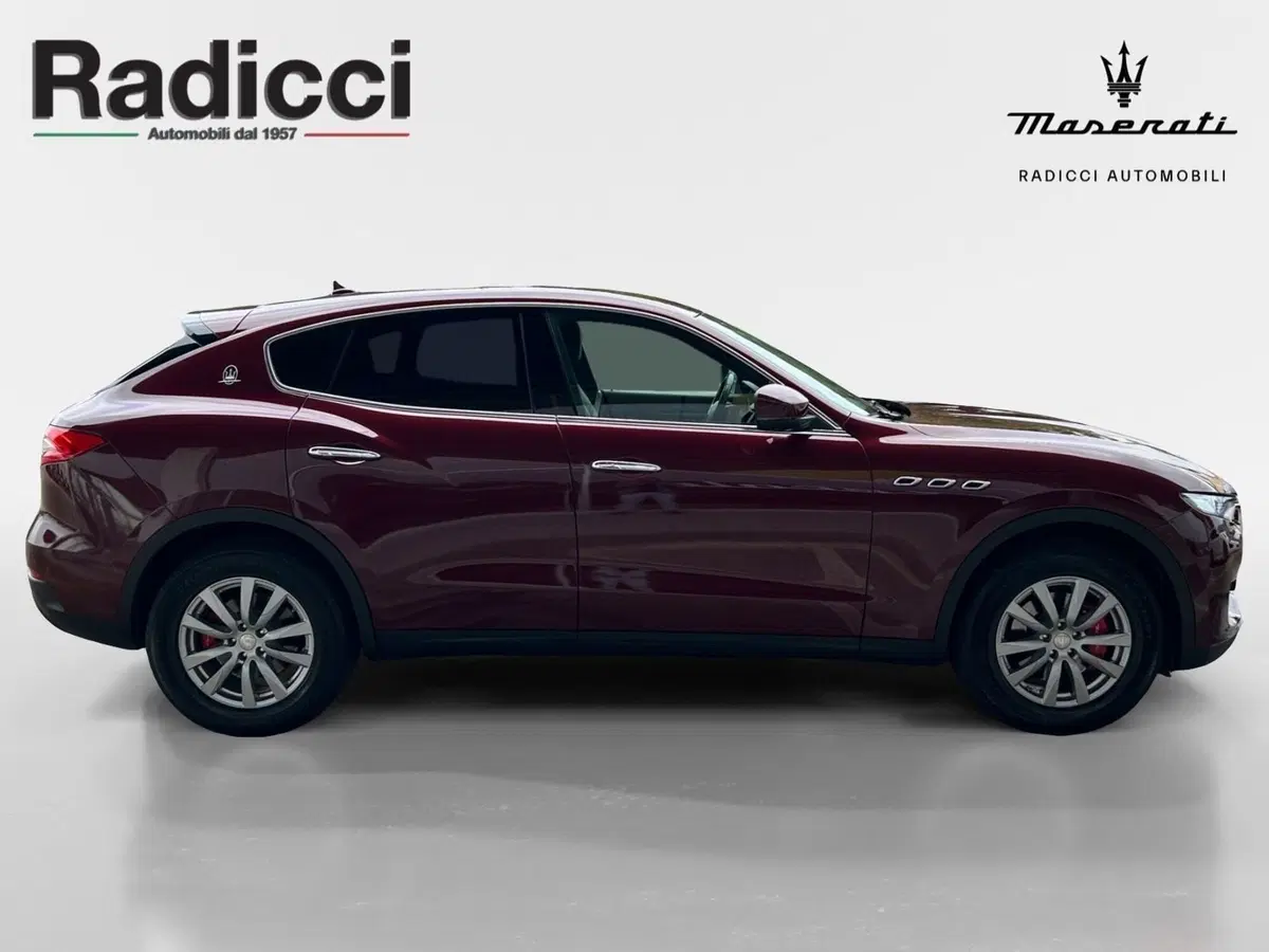 Maserati Levante usata a Ancona (15)