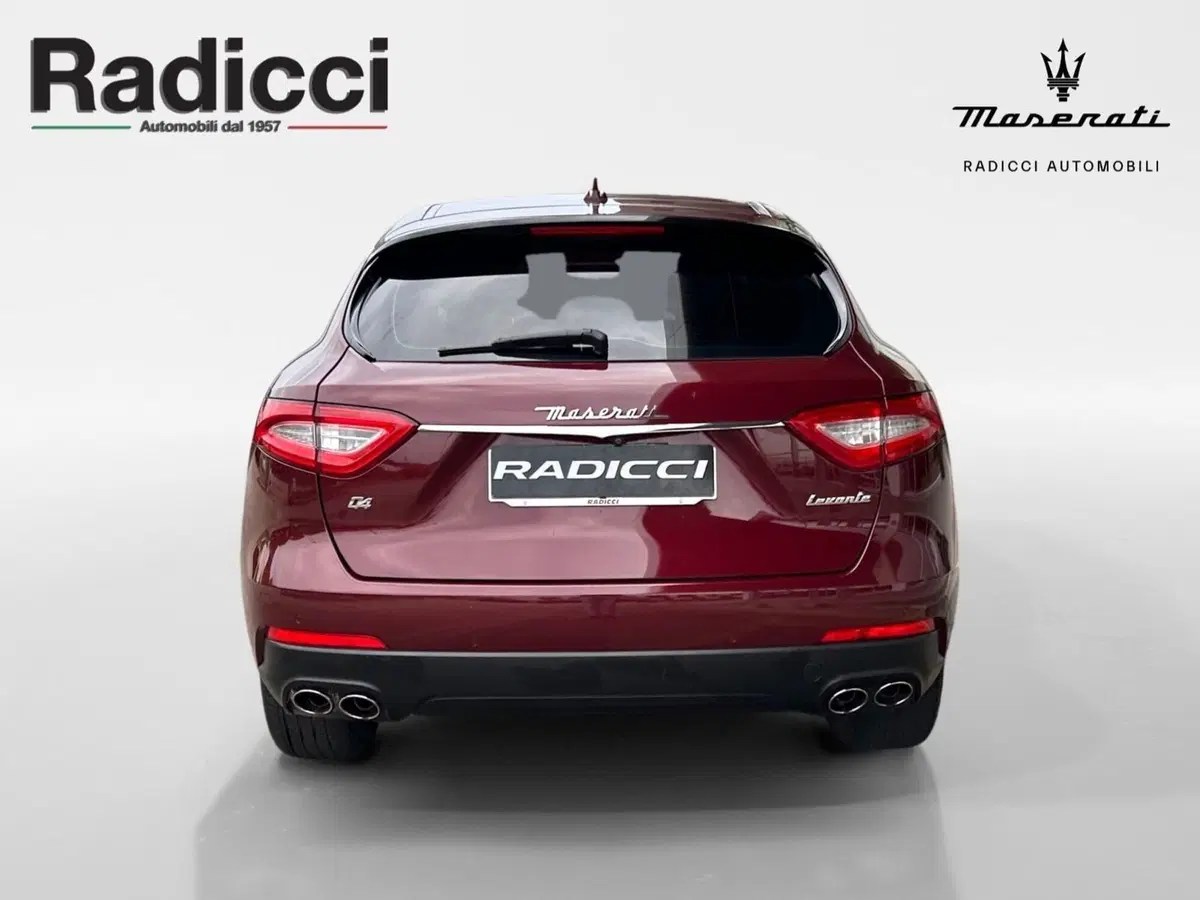 Maserati Levante usata a Ancona (16)