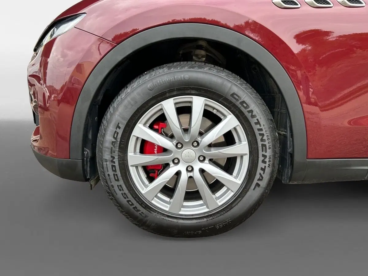 Maserati Levante usata a Ancona (17)
