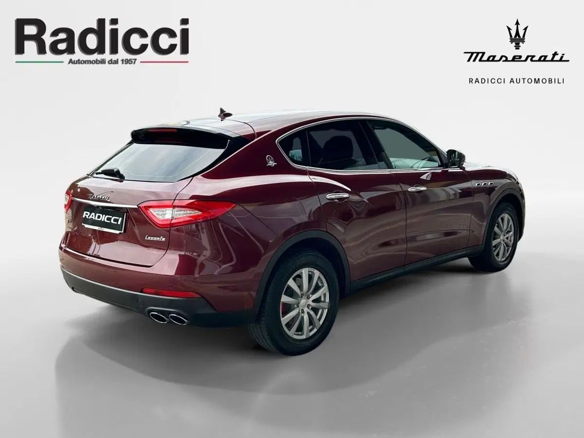 Maserati Levante usata a Ancona (2)