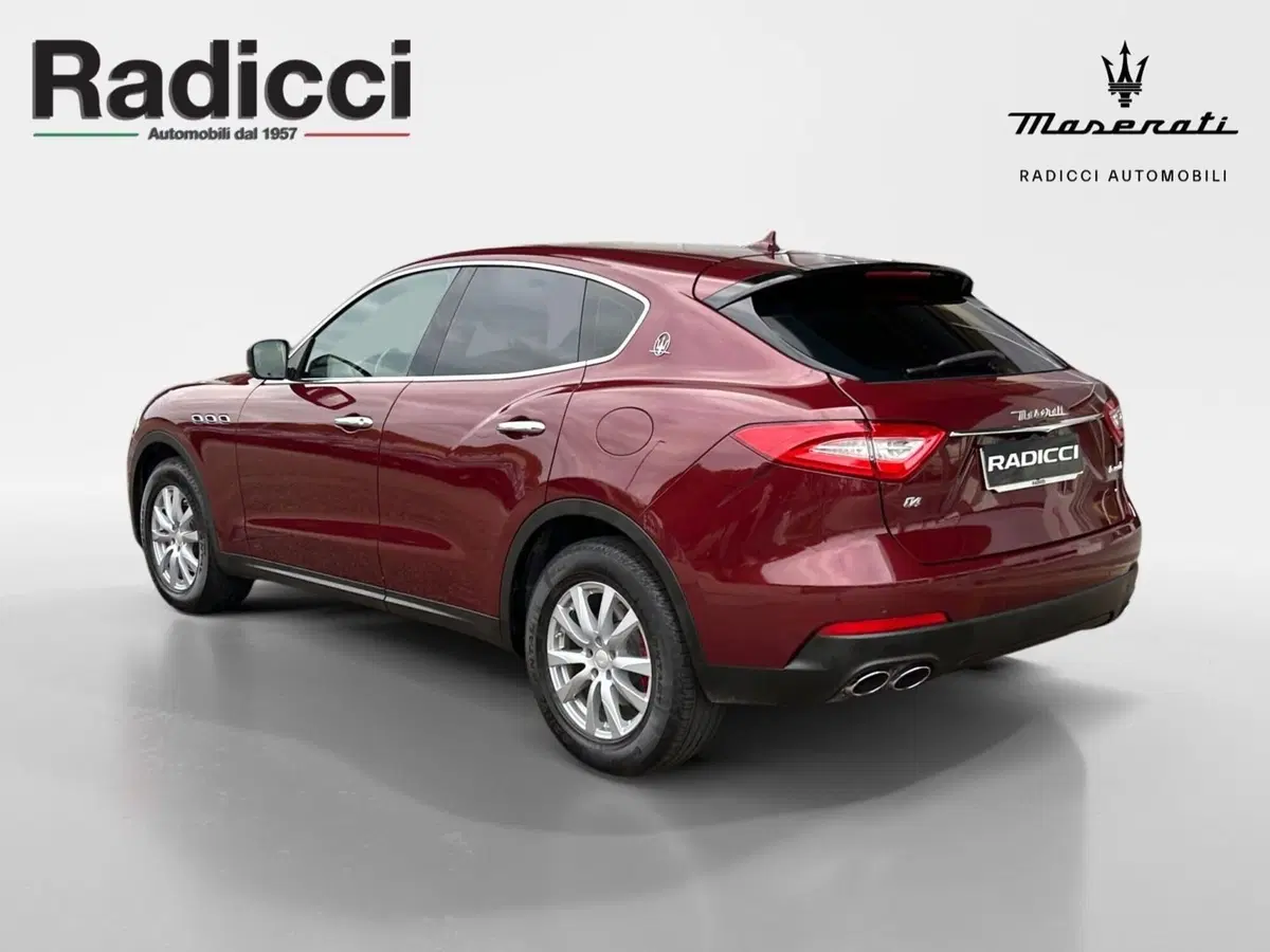 Maserati Levante usata a Ancona (4)