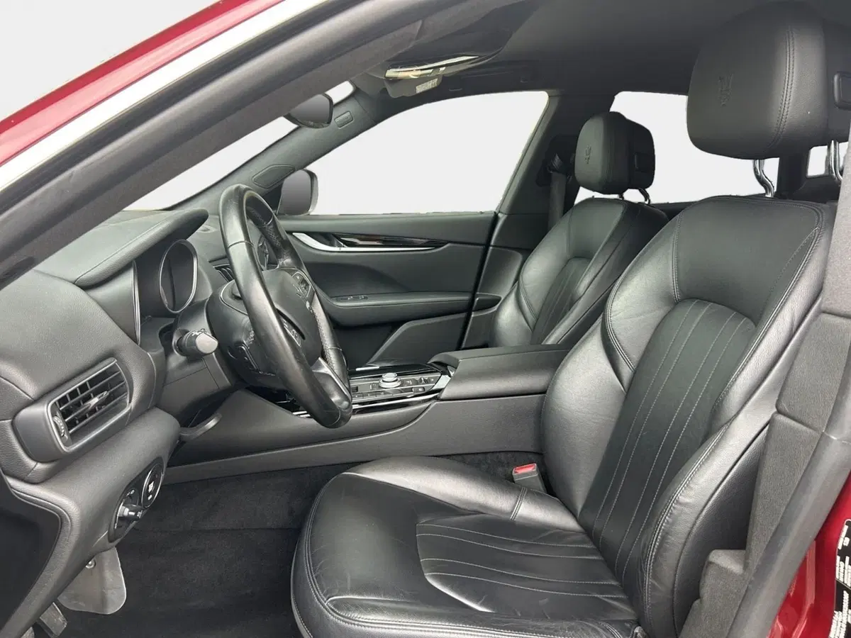 Maserati Levante usata a Ancona (5)