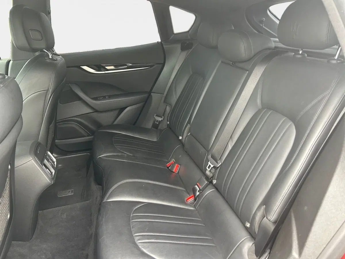 Maserati Levante usata a Ancona (6)