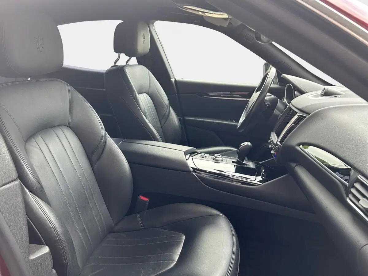 Maserati Levante usata a Ancona (7)