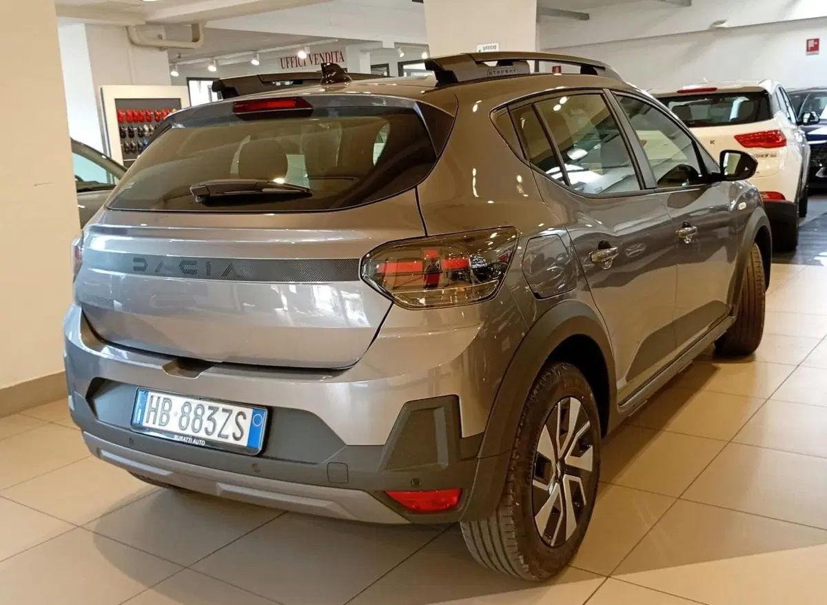 Dacia Sandero Stepway nuova a Firenze (5)