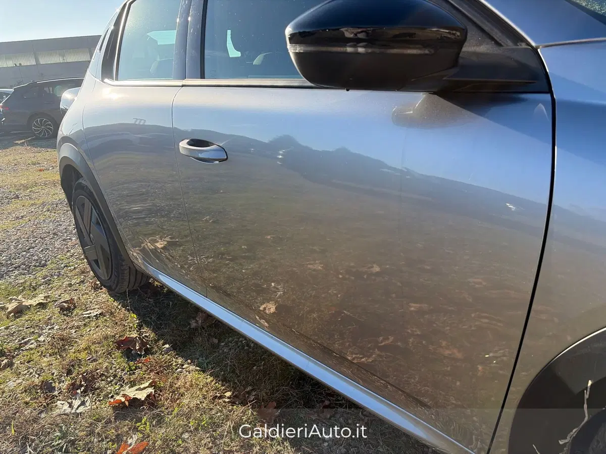 Lancia Ypsilon usata a Salerno (17)