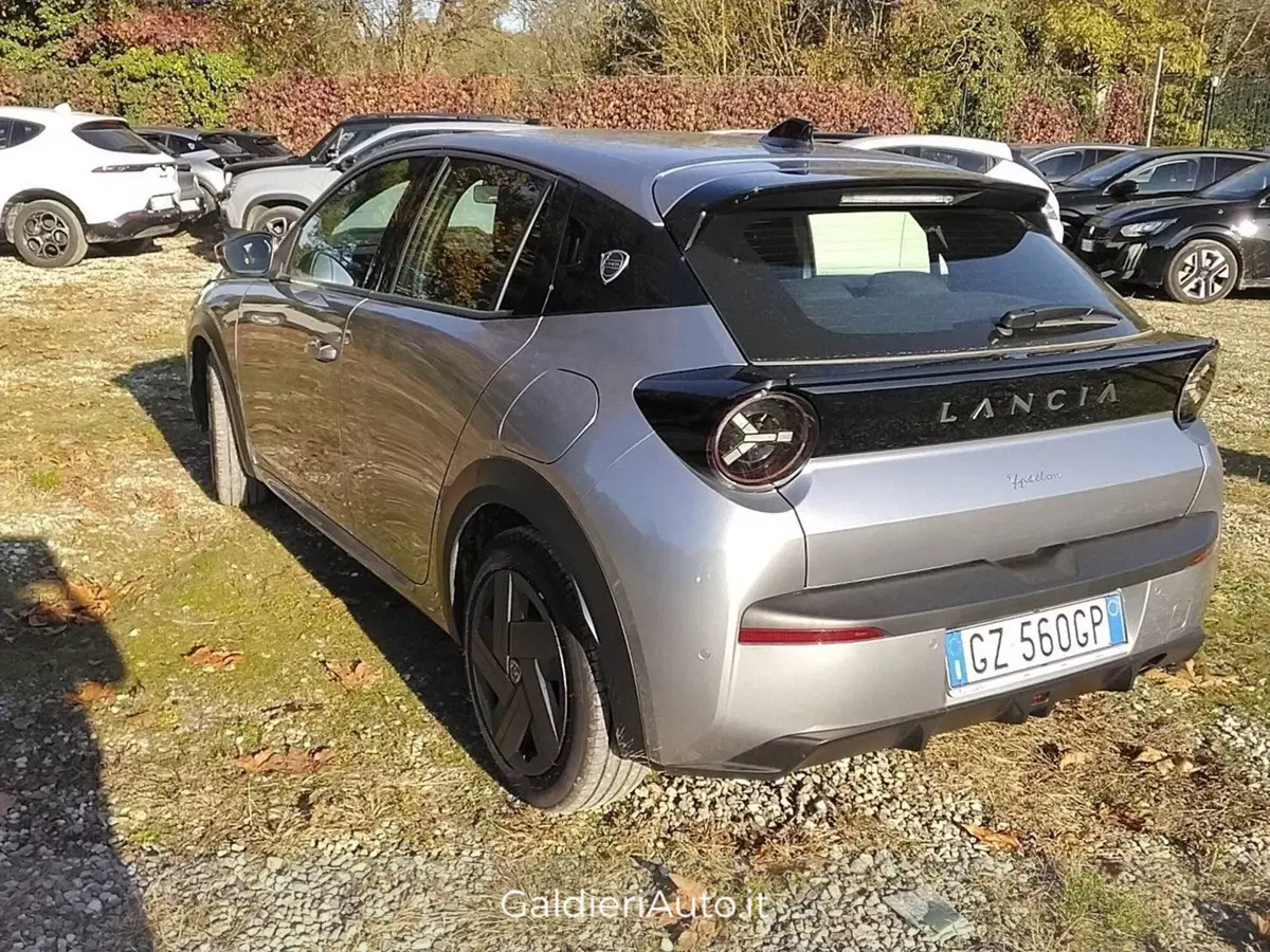 Lancia Ypsilon usata a Salerno (3)
