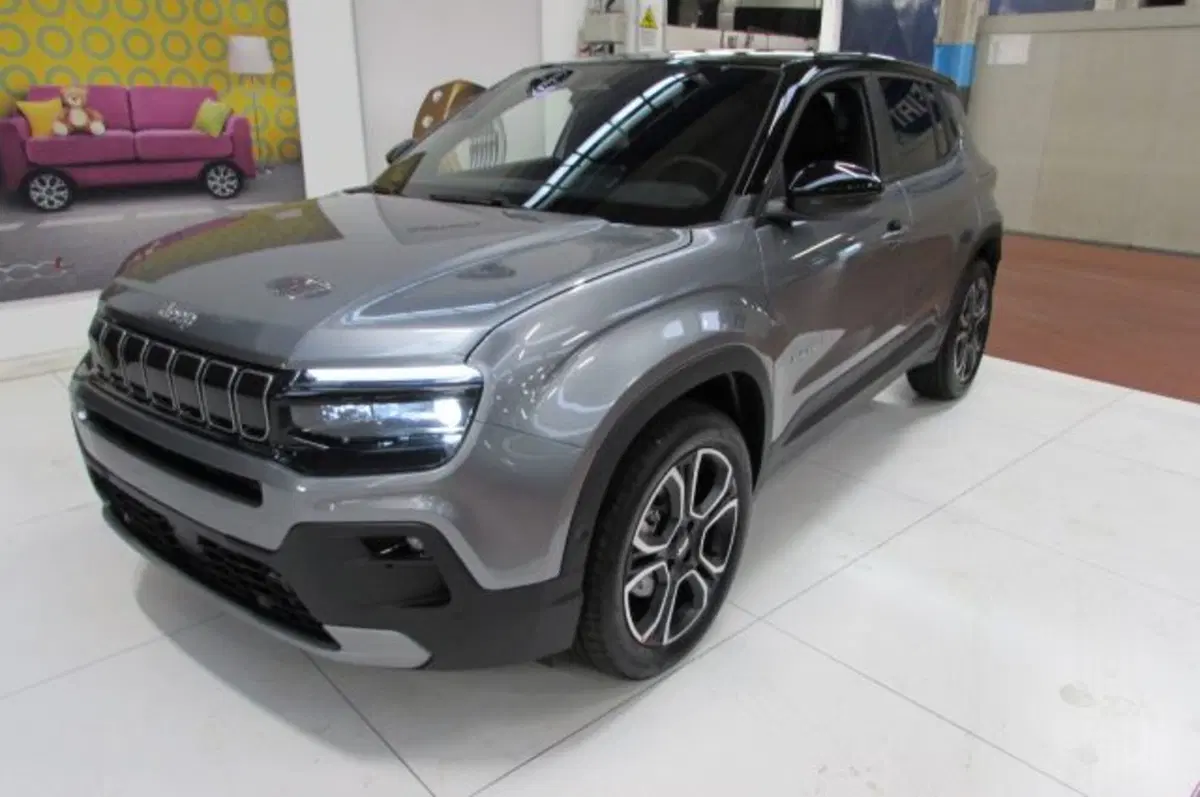 Jeep Avenger nuova a Milano (2)
