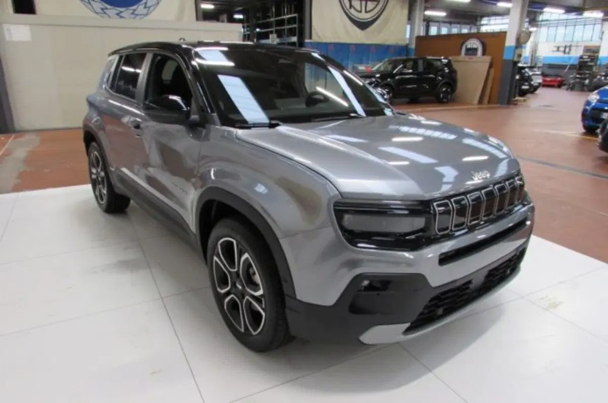 Jeep Avenger nuova a Milano (3)