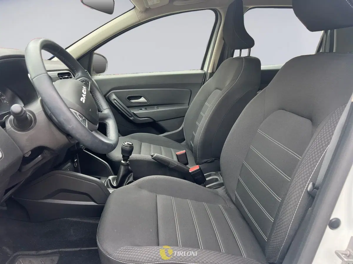 Dacia Duster usata a Milano (10)