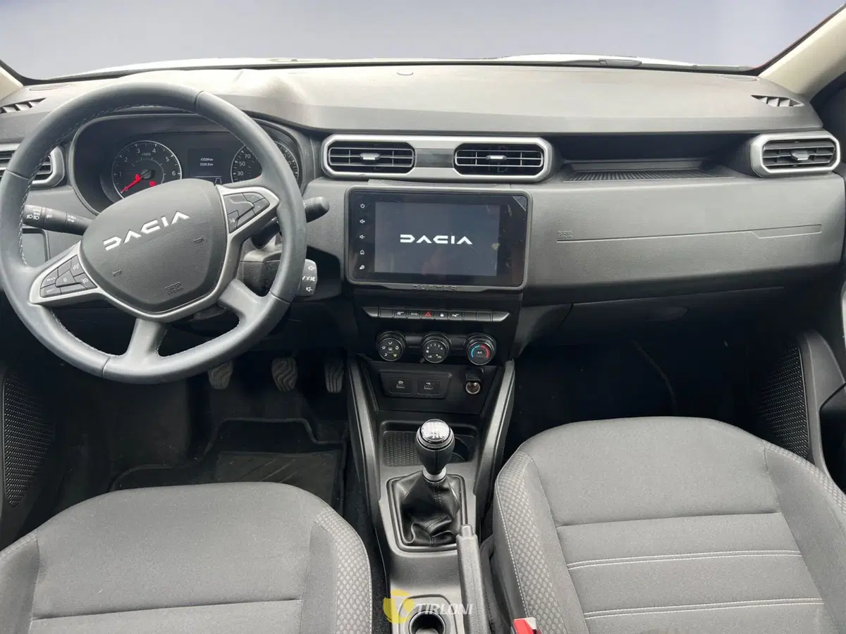 Dacia Duster usata a Milano (13)