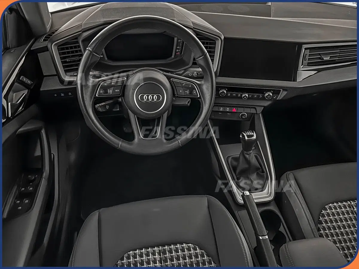 Audi A1 Sportback usata a Milano (11)