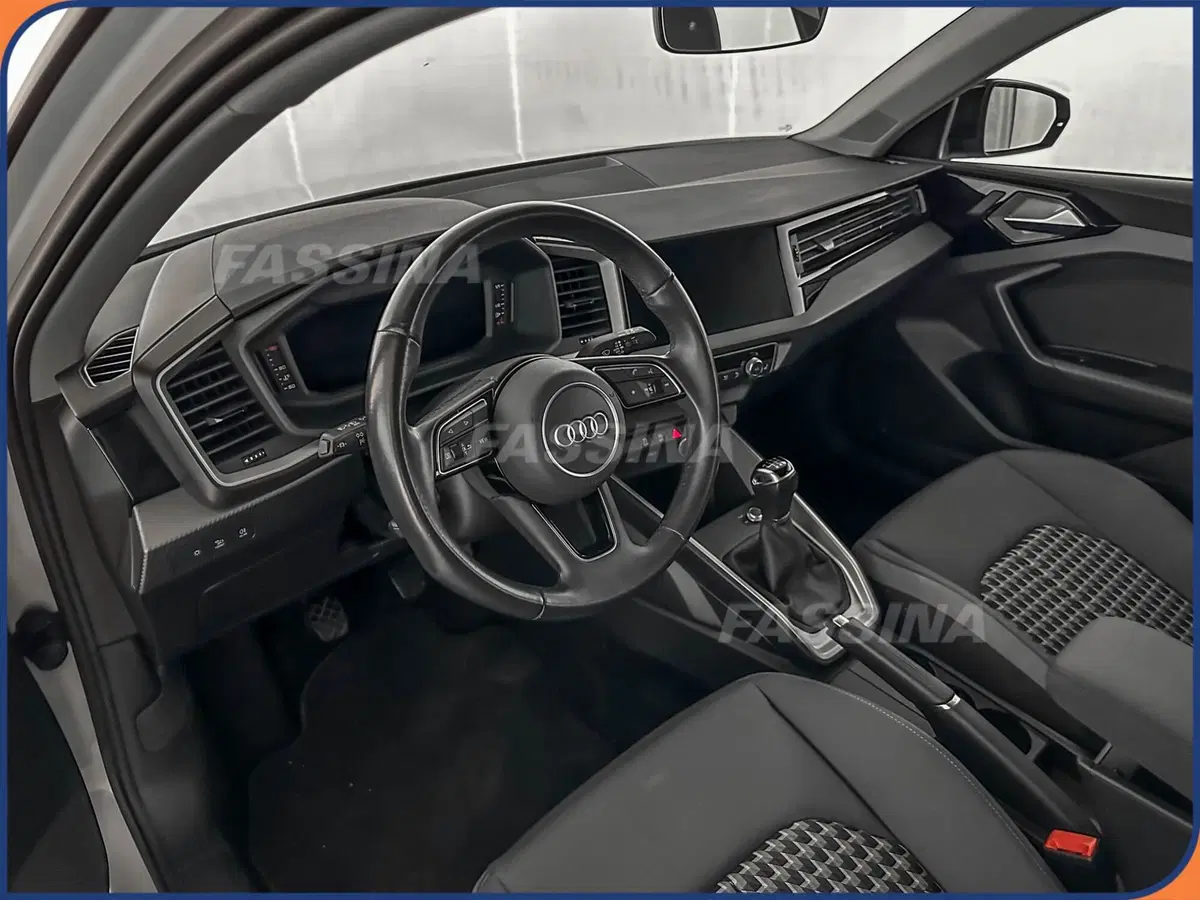 Audi A1 Sportback usata a Milano (9)
