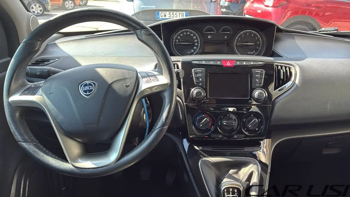 Lancia Ypsilon usata a Foggia (10)