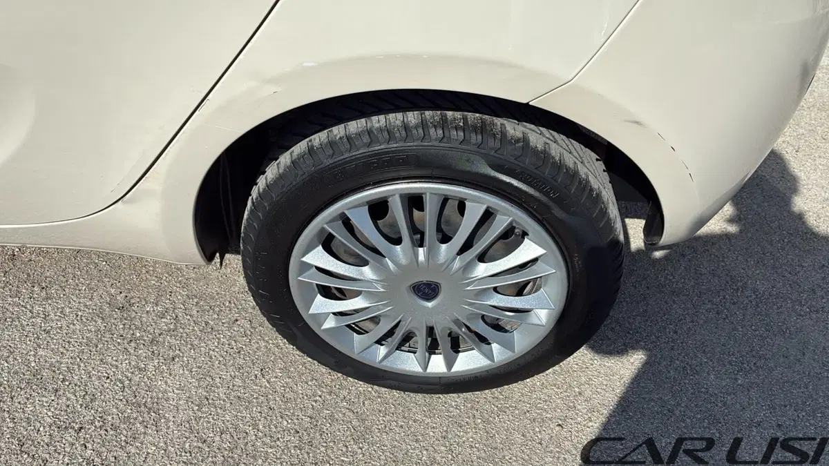 Lancia Ypsilon usata a Foggia (4)