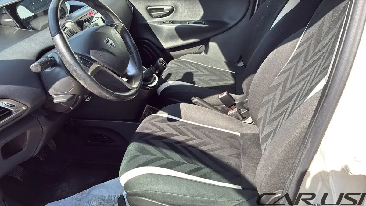 Lancia Ypsilon usata a Foggia (6)