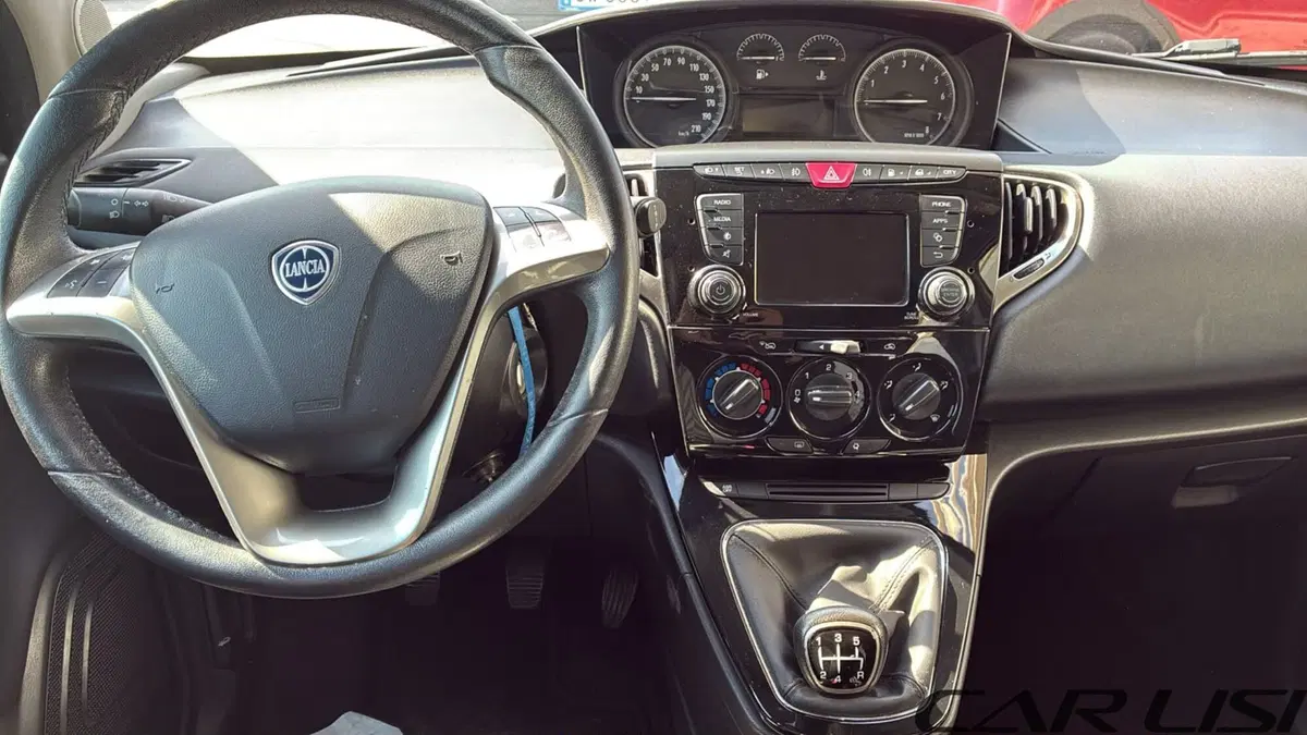 Lancia Ypsilon usata a Foggia (8)