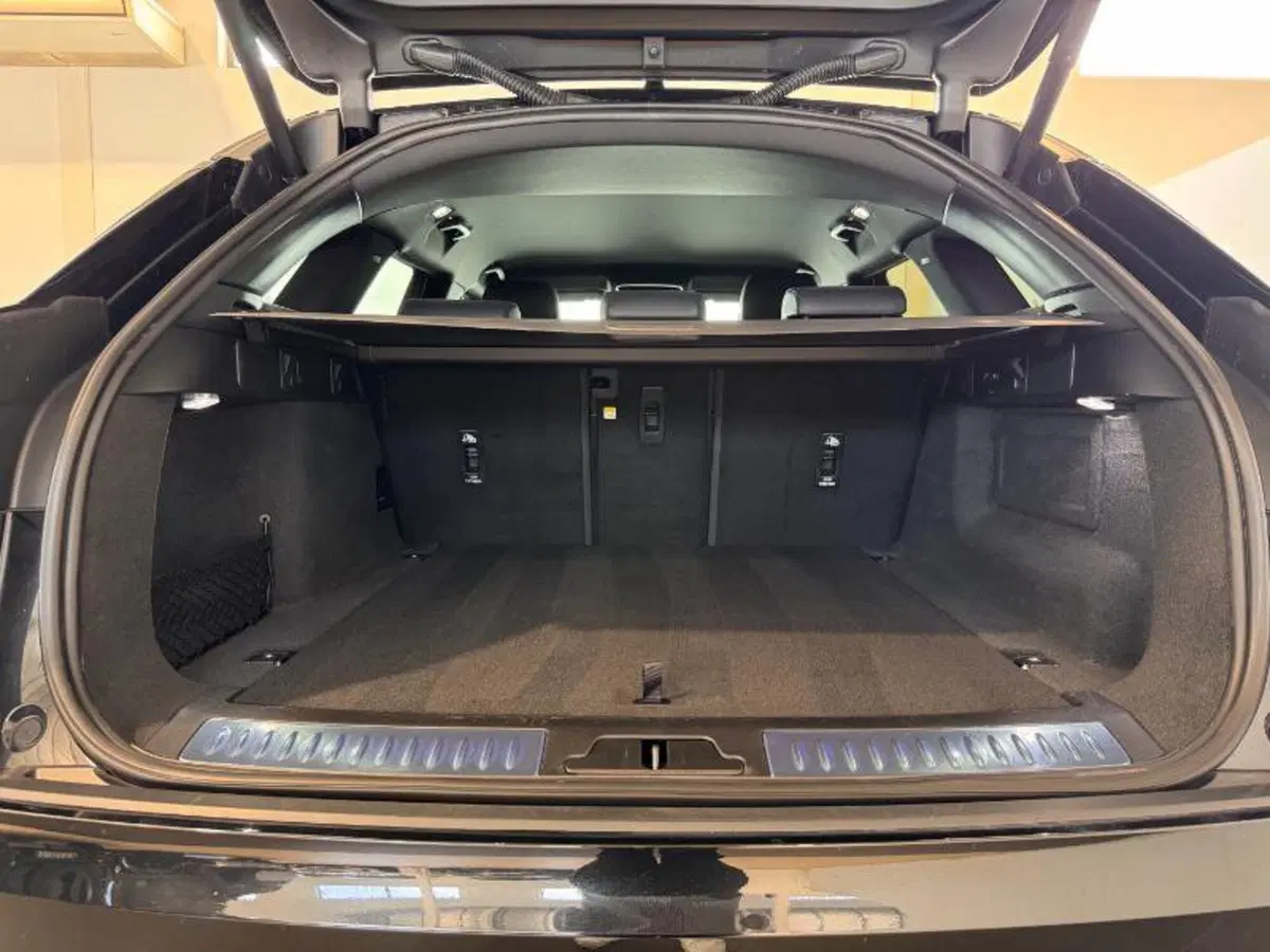 Land Rover Range Rover Velar usata a Venezia (14)