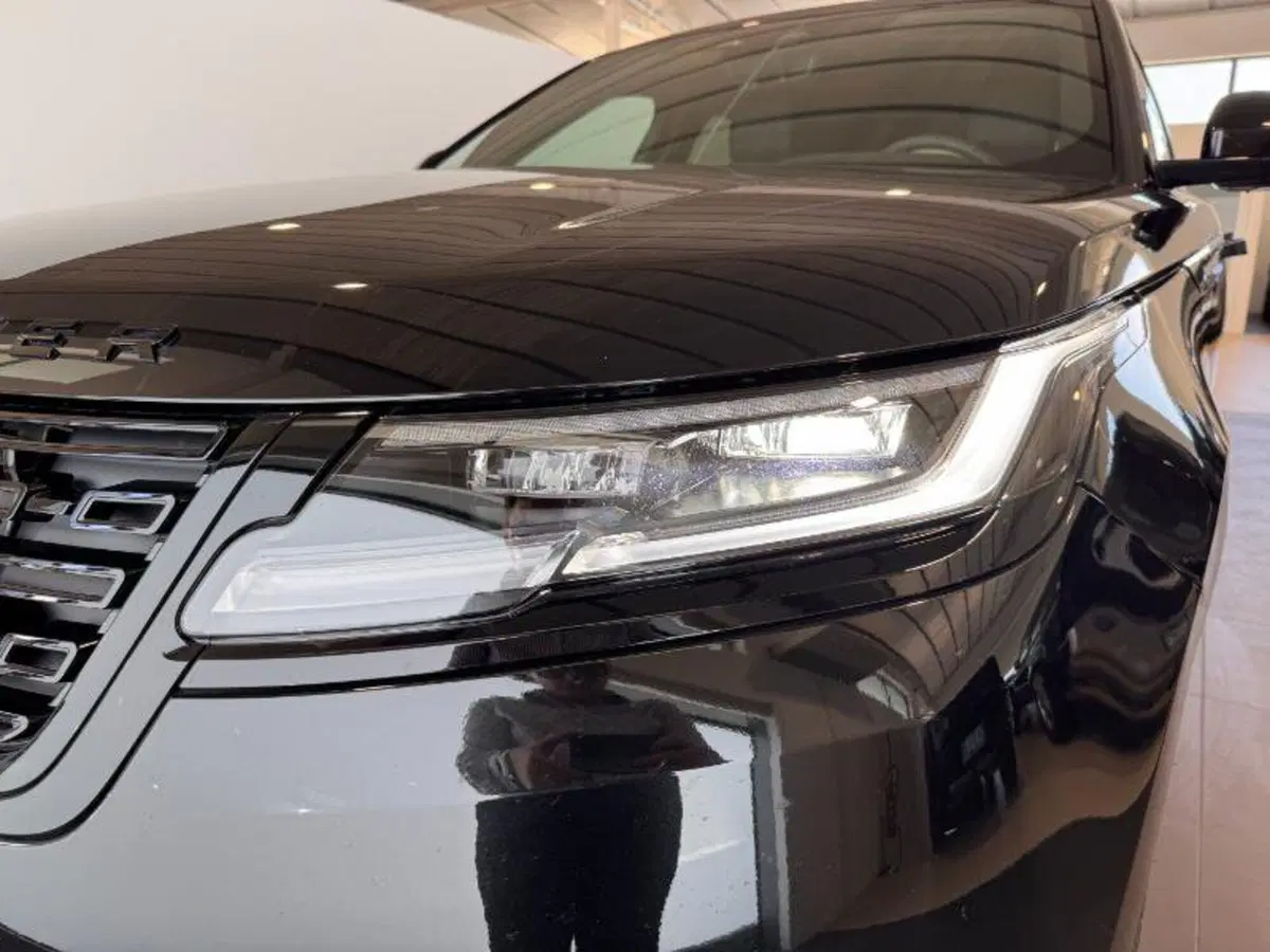 Land Rover Range Rover Velar usata a Venezia (9)