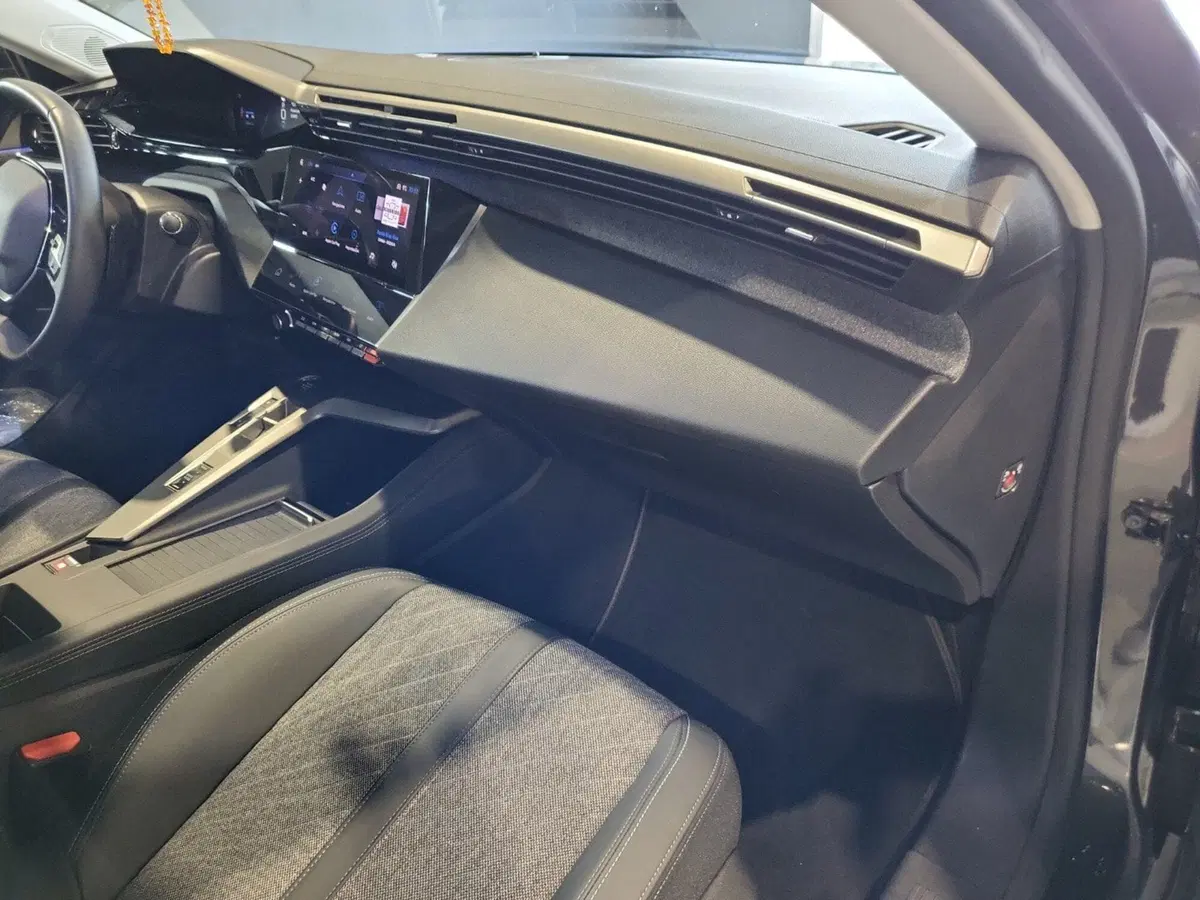 Peugeot 408 usata a Vicenza (14)