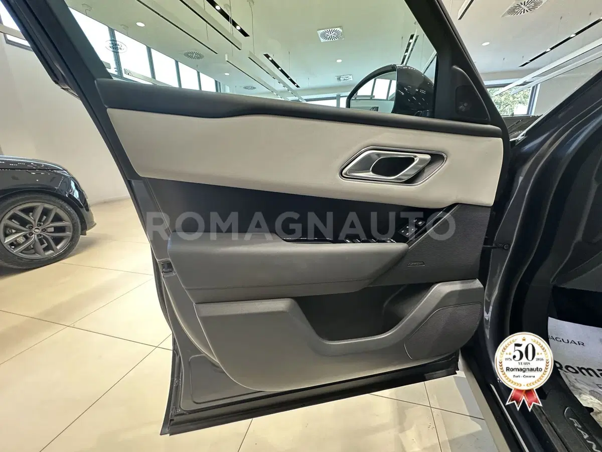 Land Rover Range Rover Velar usata a Forlì-Cesena (15)