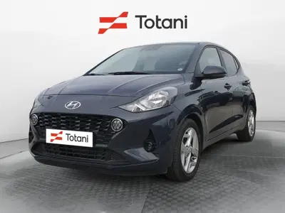 Hyundai i10 1.0 MPI AT Tech del 2022 usata a L'Aquila