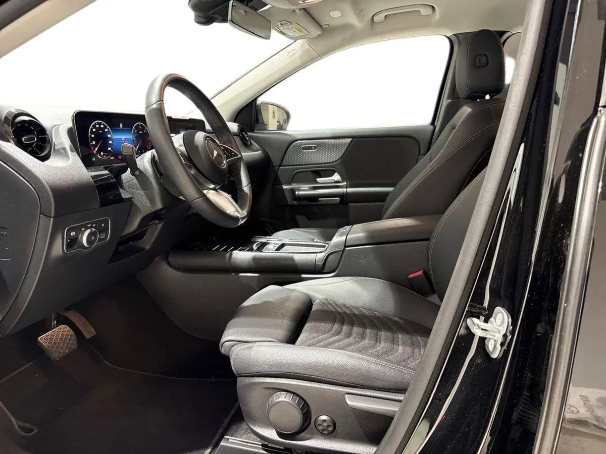 Mercedes-Benz GLA SUV usata a Napoli (11)