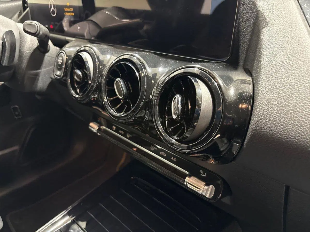 Mercedes-Benz GLA SUV usata a Napoli (13)
