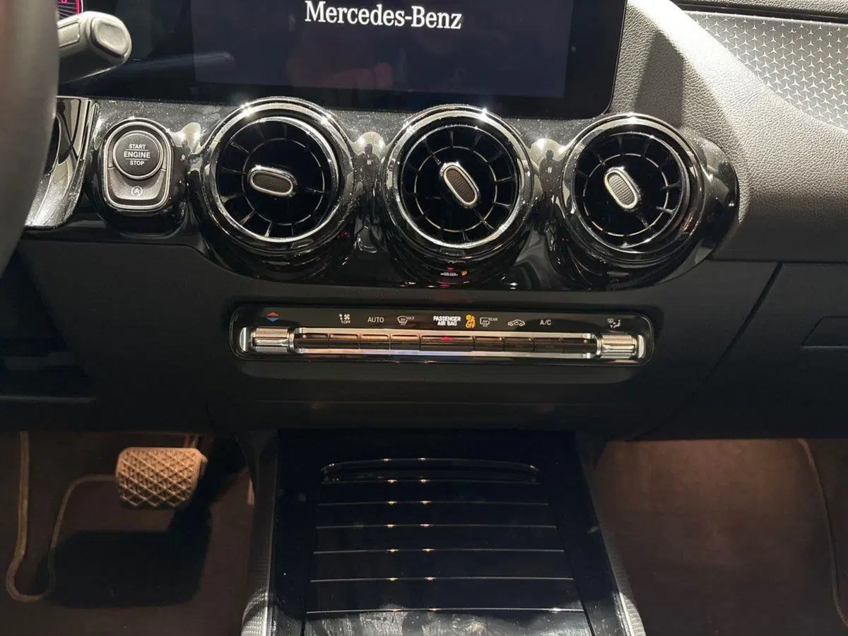Mercedes-Benz GLA SUV usata a Napoli (14)