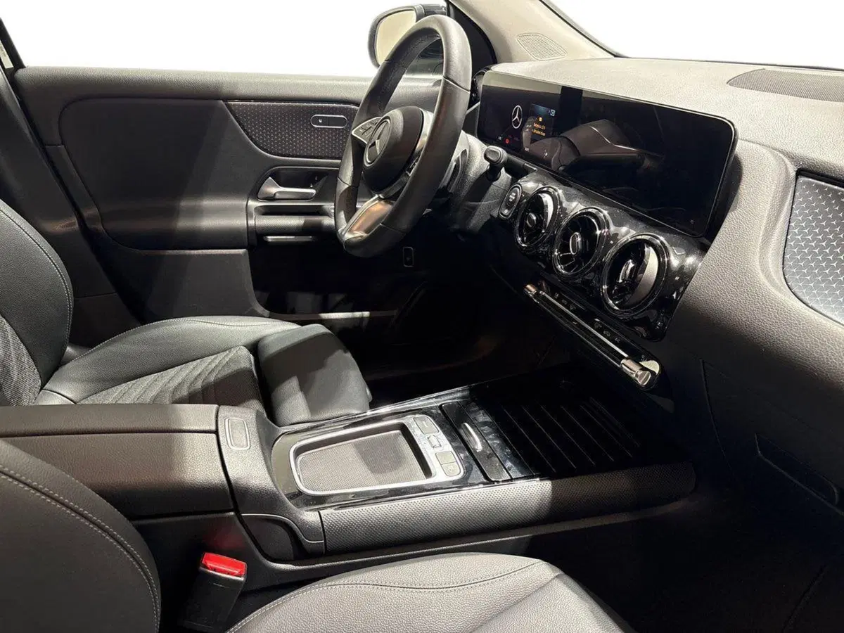 Mercedes-Benz GLA SUV usata a Napoli (15)