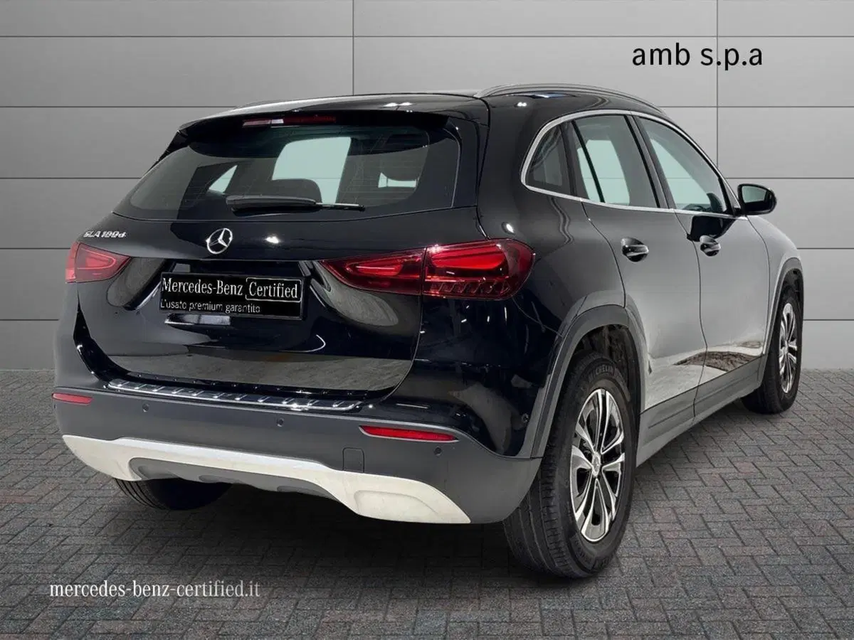Mercedes-Benz GLA SUV usata a Napoli (2)