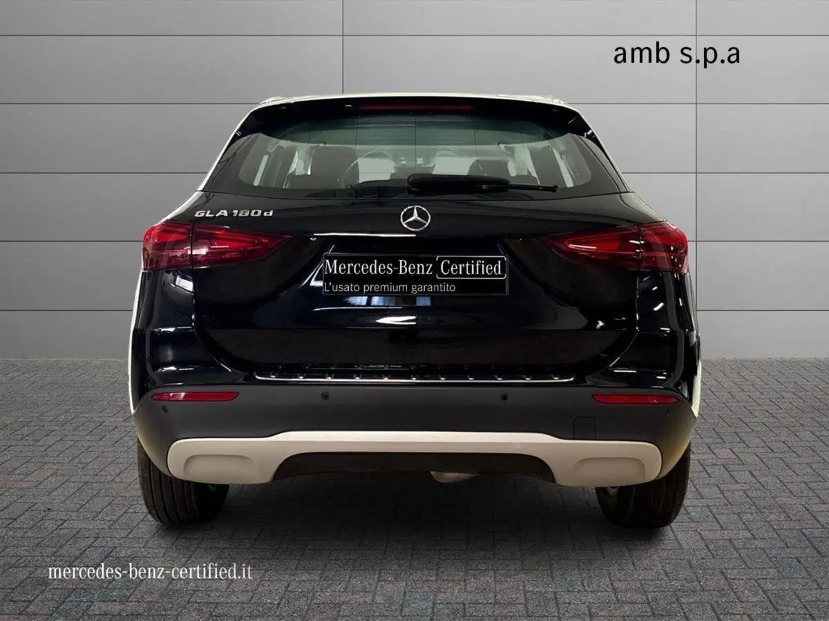 Mercedes-Benz GLA SUV usata a Napoli (4)