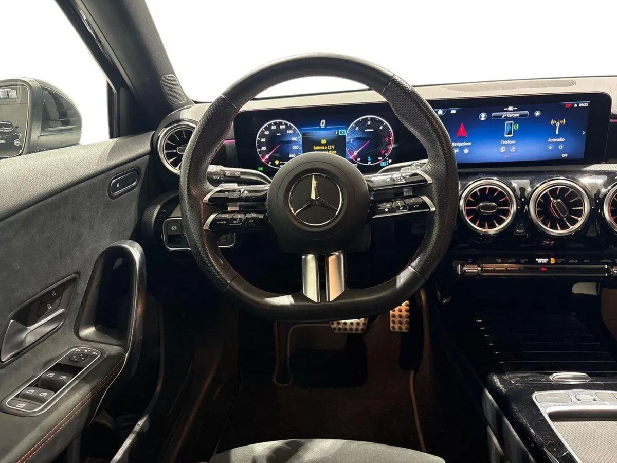 Mercedes-Benz Classe A Sedan usata a Napoli (13)