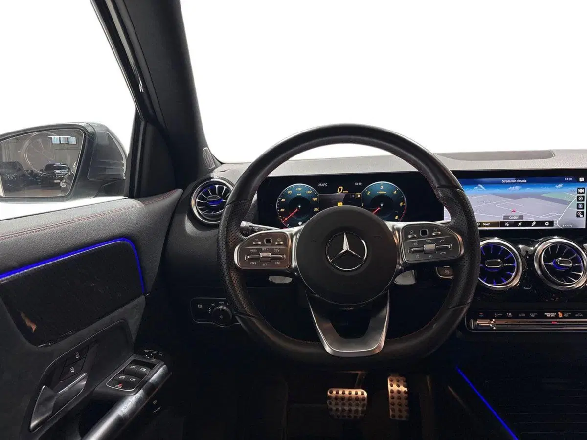 Mercedes-Benz GLA SUV usata a Napoli (11)