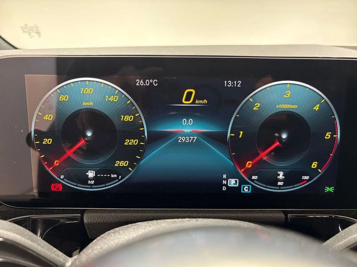 Mercedes-Benz GLA SUV usata a Napoli (13)