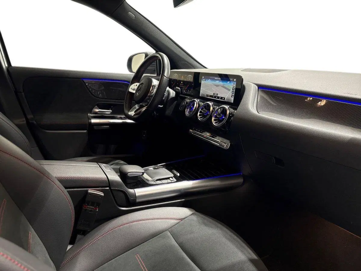 Mercedes-Benz GLA SUV usata a Napoli (15)