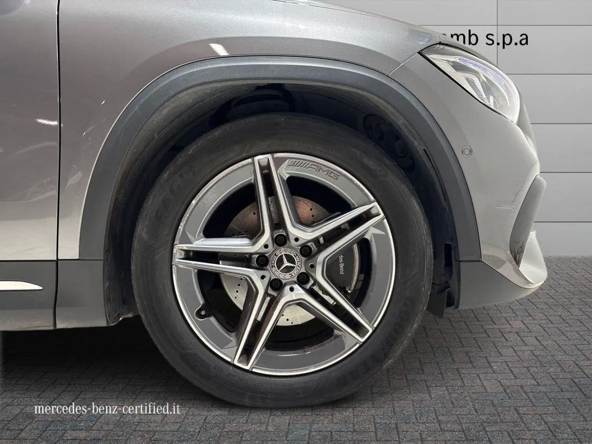 Mercedes-Benz GLA SUV usata a Napoli (17)