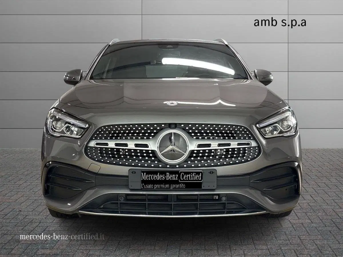 Mercedes-Benz GLA SUV usata a Napoli (3)