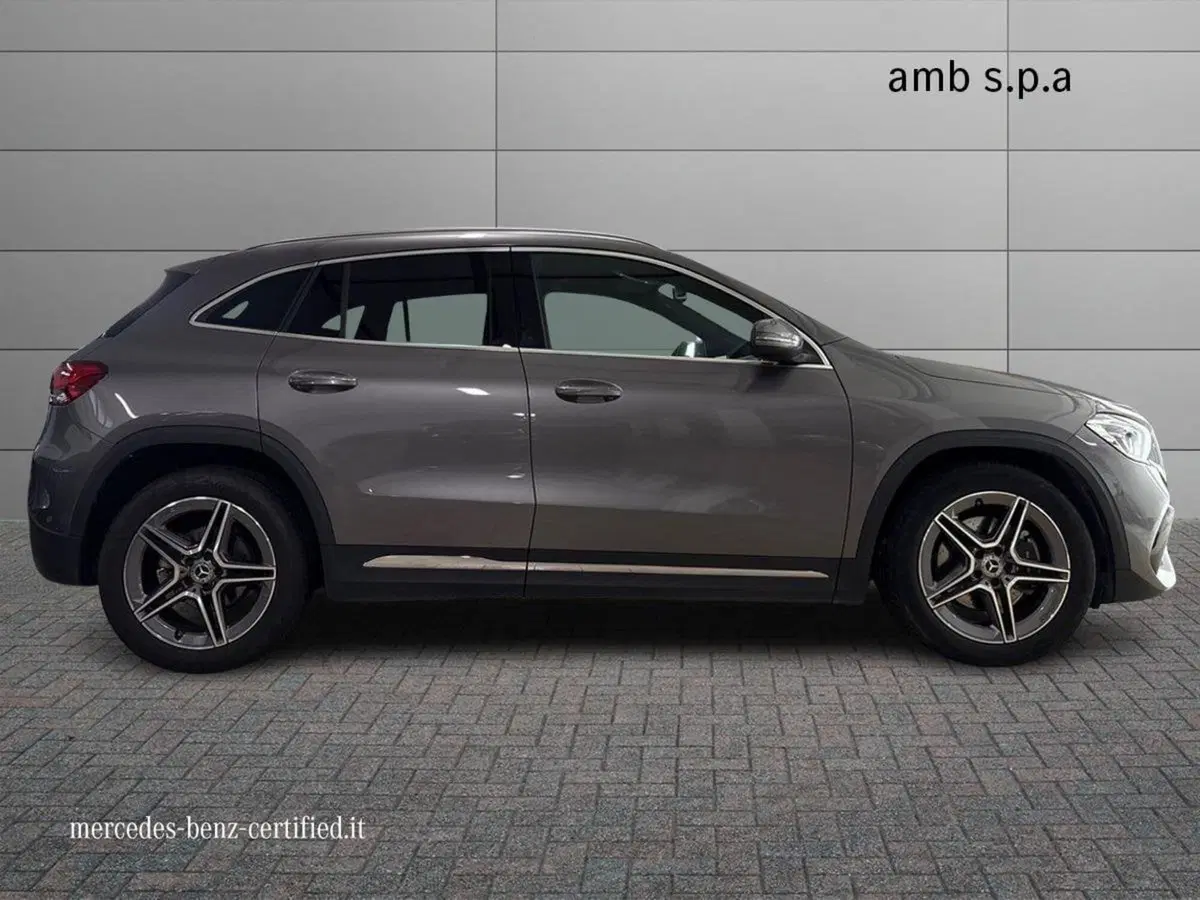 Mercedes-Benz GLA SUV usata a Napoli (5)