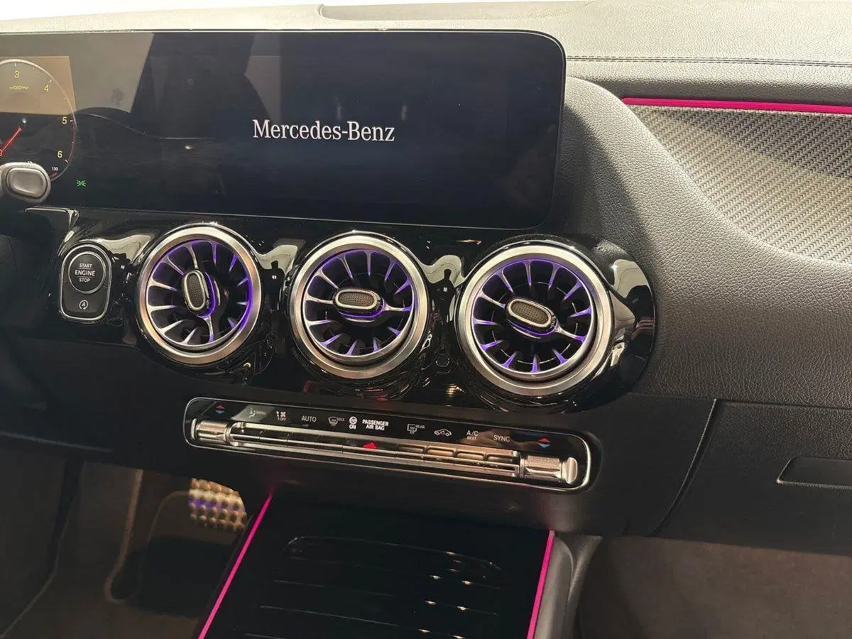 Mercedes-Benz GLA SUV usata a Napoli (15)