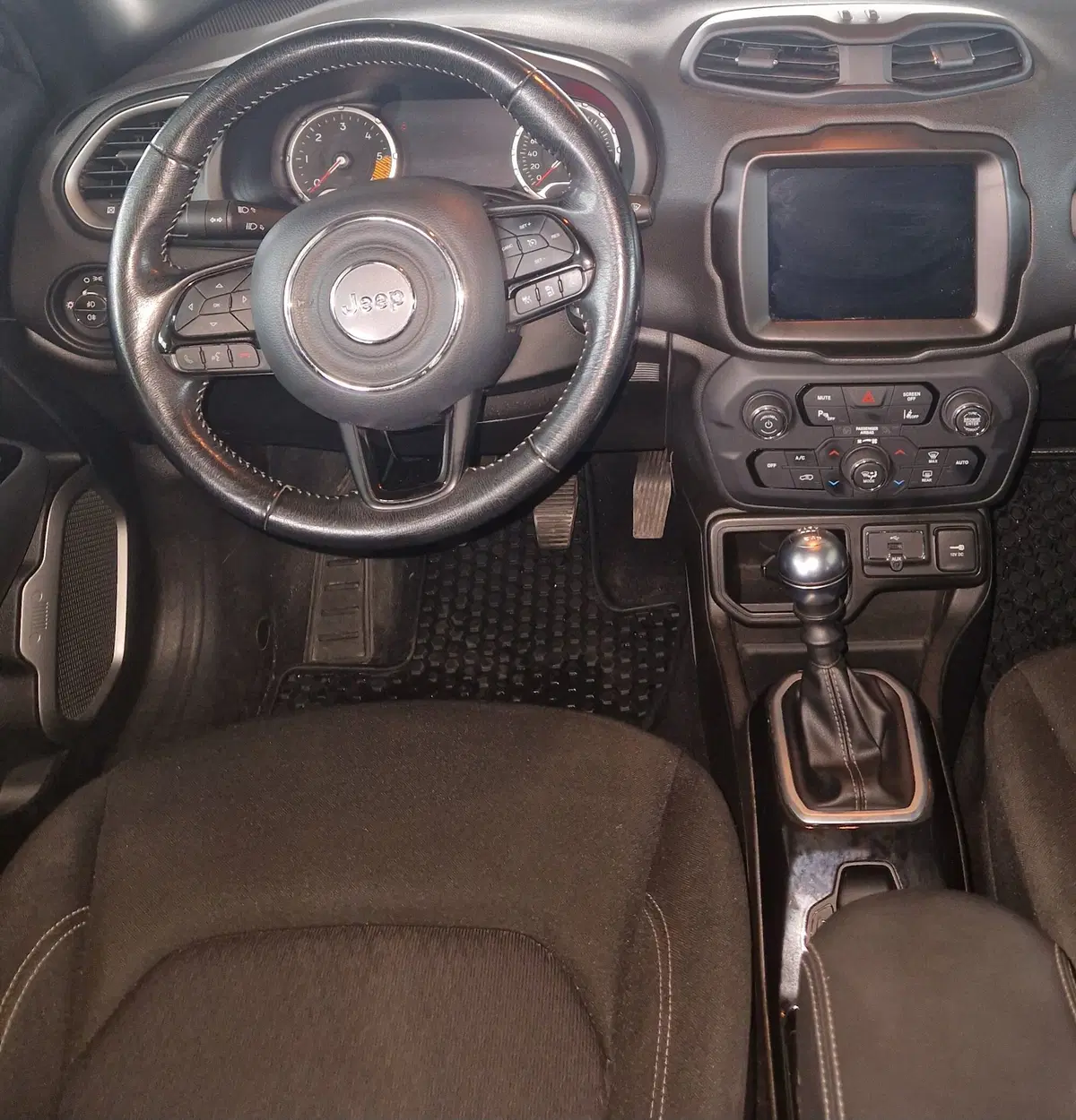 Jeep Renegade usata a Terni (11)