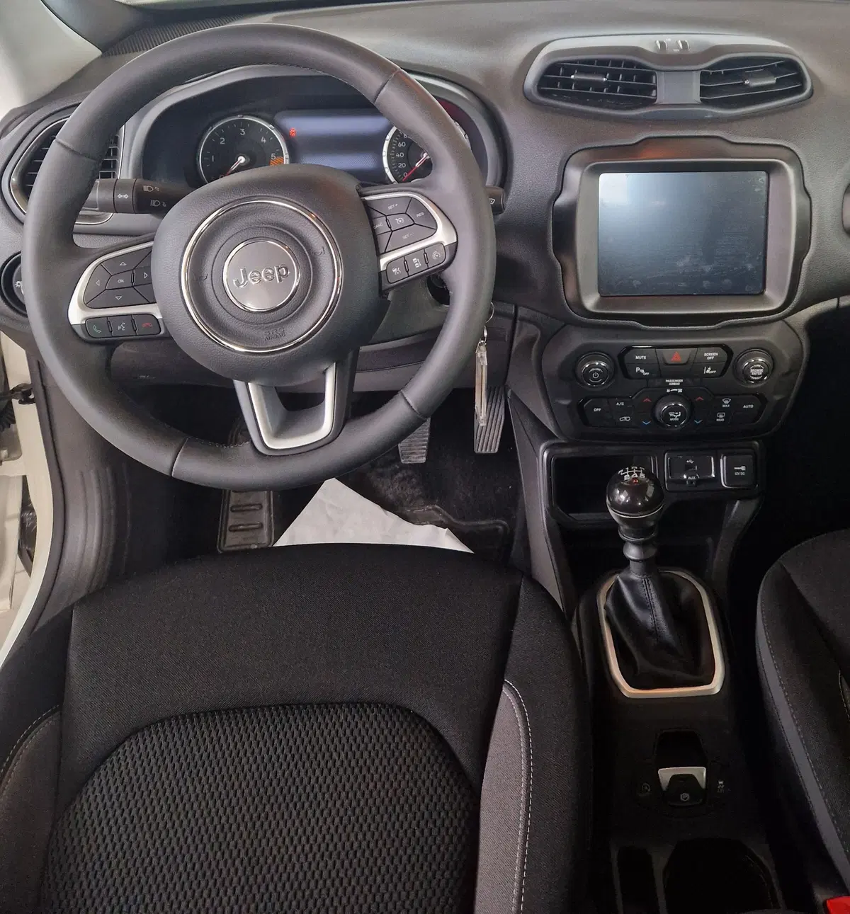 Jeep Renegade usata a Terni (11)