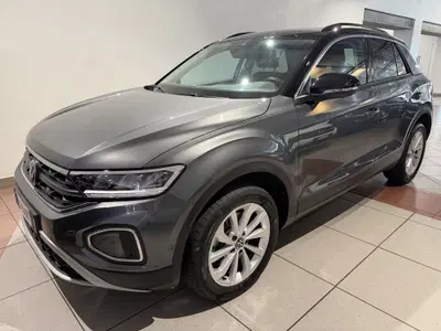 Volkswagen T-Roc 2.0 tdi Edition 150cv dsg del 2024 usata a Genova
