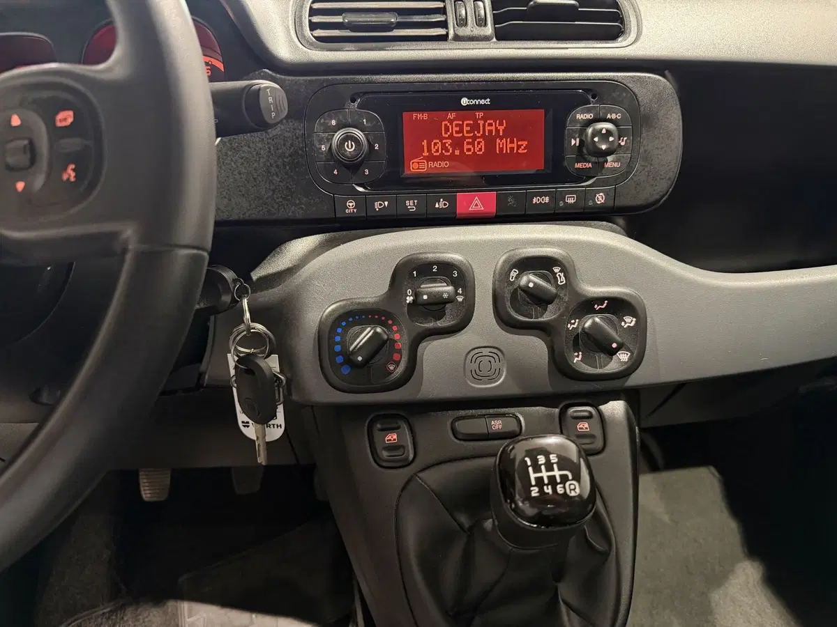 Fiat Panda usata a Genova (12)