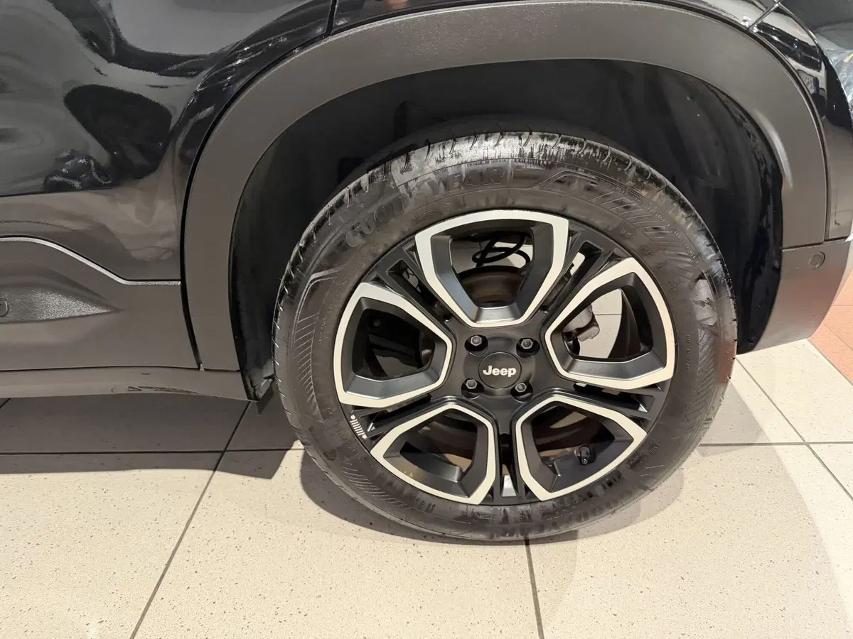 Jeep Avenger usata a Genova (13)
